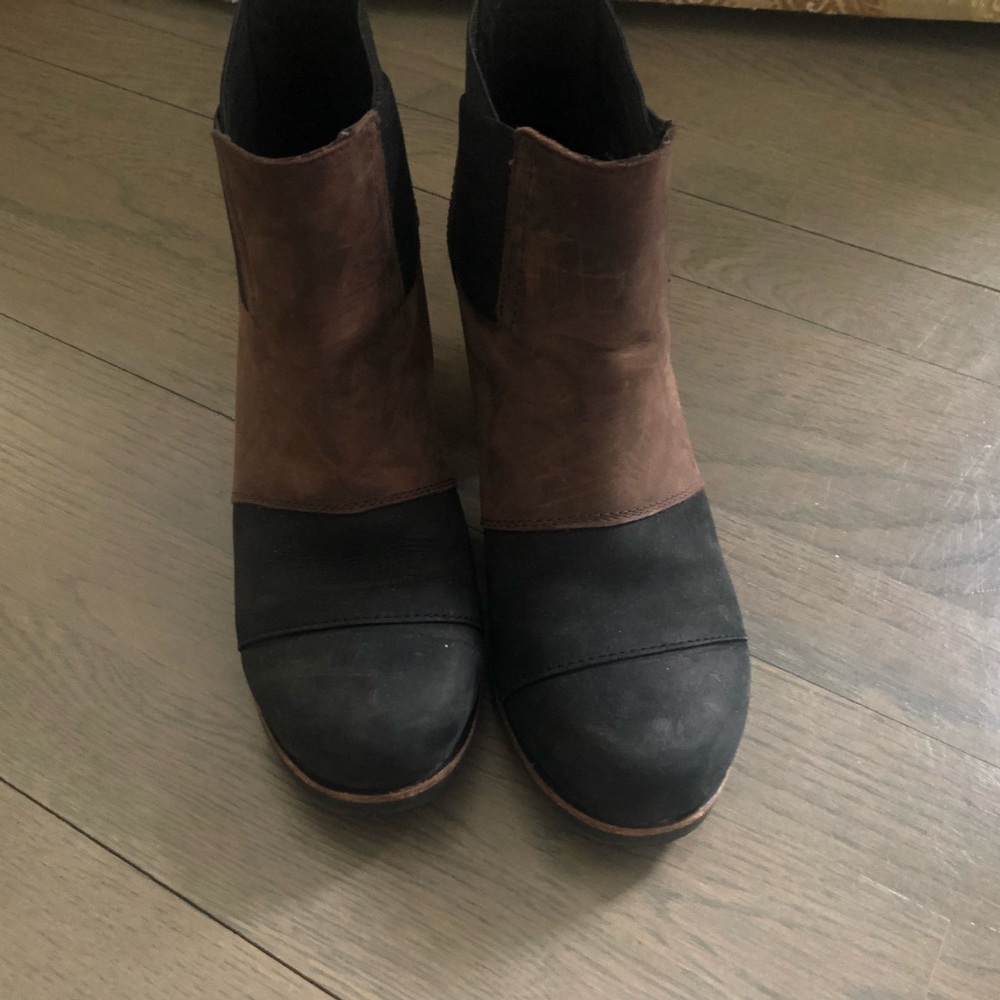 Sorel ankle high boots